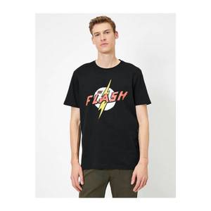 Koton Men's Black Flash Licensed Printed T-Shirt vyobraziť