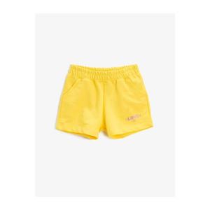Koton Girl Yellow Glitter Printed Shorts vyobraziť