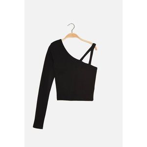Trendyol Black Single Sleeve Crop Knitted Blouse vyobraziť