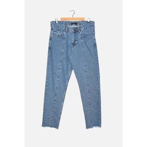 Trendyol Blue Men's Essential Crop Fit Jeans vyobraziť