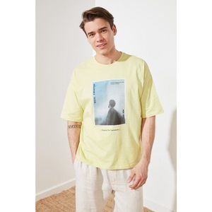 Trendyol Yellow Men's Short Sleeve Oversize Fit Printed T-Shirt vyobraziť