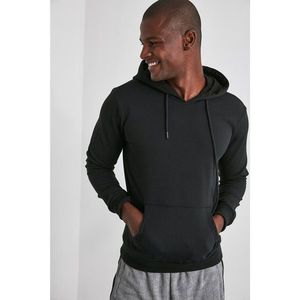 Trendyol Black Men's Back PrintEd Hooded Regular Sweatshirt vyobraziť