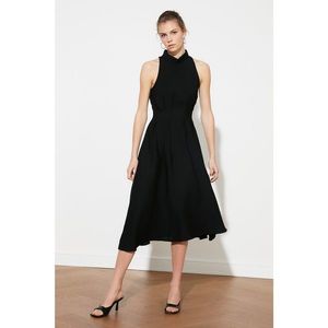 Trendyol Black Waist Detail Upright Collar Dress vyobraziť