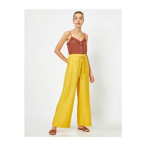 Koton Women's Yellow Waist Bagged Trousers vyobraziť