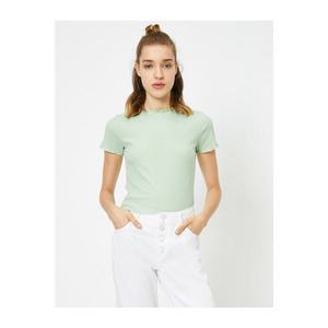Koton Women's Green Ruffle Detail Short Sleeve T-Shirt vyobraziť