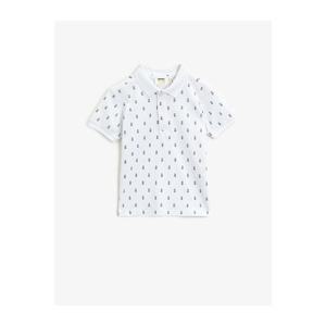 Koton Boy's Ecru Pineapple Printed Short Sleeve Polo Neck T-Shirt vyobraziť