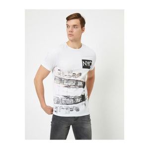 Koton Men's White T-Shirt vyobraziť