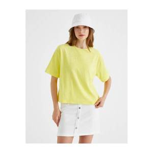 Koton Women's Yellow Crew Neck T-Shirt Cotton vyobraziť