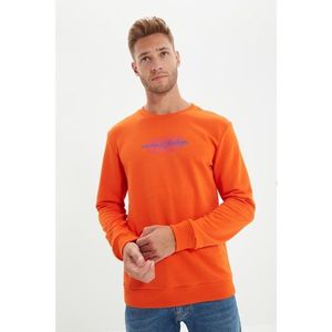 Trendyol Orange Men's Slim Fit Slogan Printed Sweatshirt vyobraziť