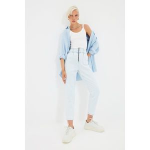 Trendyol Blue Waist Detailed High Waist Mom Jeans vyobraziť