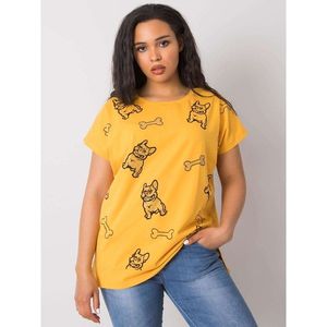 Yellow women's blouse with a print and an application vyobraziť