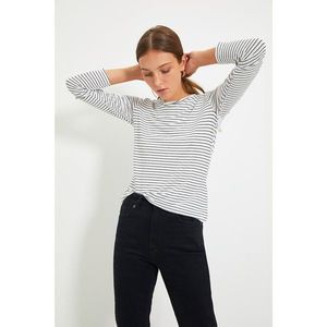 Trendyol White Striped Basic Long Sleeve Knitted Knitted T-Shirt vyobraziť