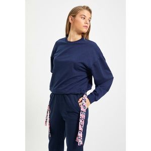 Trendyol Navy Blue Woven Tie Detail Basic Knitted Thin Sweatshirt vyobraziť