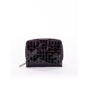 Women's black wallet with an embossed geometric pattern vyobraziť