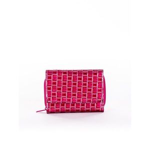 Dark pink wallet with an embossed geometric pattern vyobraziť