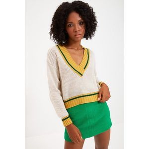 Trendyol Beige Crop Knitwear Sweater vyobraziť