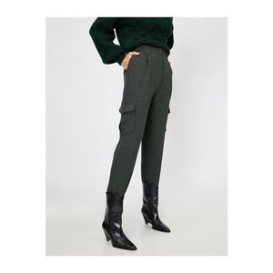 Koton Women's Green Pocket Detailed Trousers vyobraziť