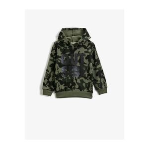 Koton Boy Green Camouflage Patterned Hoodie Long Sleeve Sweatshirt vyobraziť