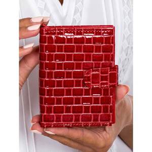 Women's red wallet with geometric patterns vyobraziť