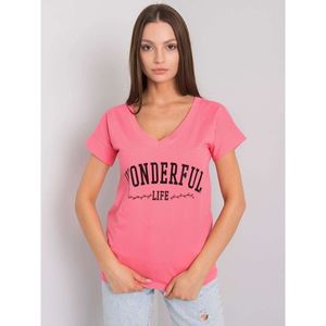 Women's pink t-shirt with an inscription vyobraziť