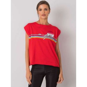 Women's red cotton t-shirt with a print vyobraziť