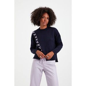 Trendyol Navy Lace Detailed Knitwear Sweater vyobraziť