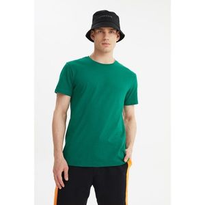 Trendyol Green Men Regular Fit Crew Neck Short Sleeved Printed T-Shirt vyobraziť