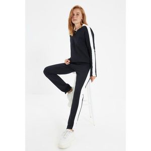 Trendyol Navy Straight Fit Knitted Sweatpants vyobraziť