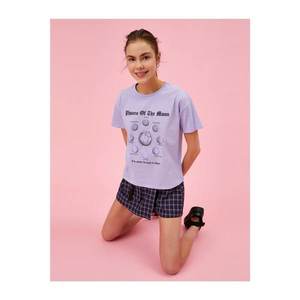 Koton Women's Crew Neck Cotton T-Shirt vyobraziť
