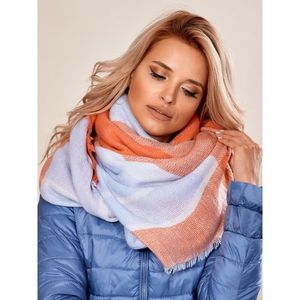 Knitted women's orange scarf vyobraziť