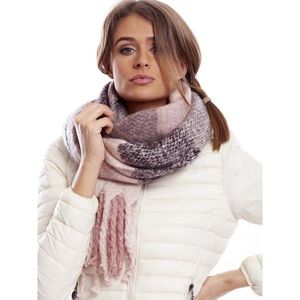 Scarf with fringes in a wide plaid pink vyobraziť