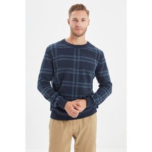 Trendyol Navy Blue Men's Slim Fit Crew Neck Plaid Knitwear Sweater vyobraziť
