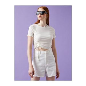 Koton Women's Off-White T-Shirt vyobraziť