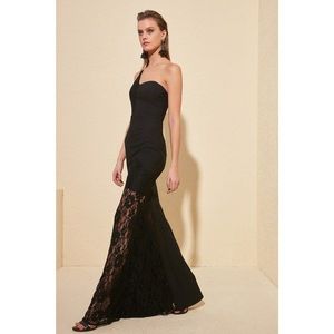Trendyol Evening Dress with Black Lace Detail vyobraziť