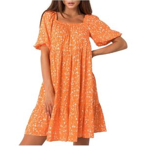 Oranžové kvetinové šaty vyobraziť