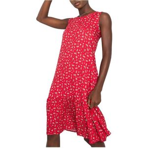 červené dámske kvetinové šaty vyobraziť