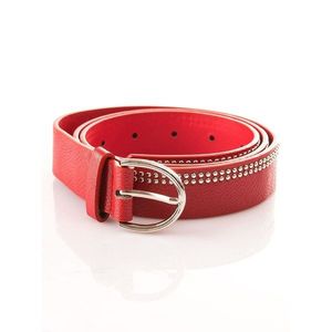 Red studded belt vyobraziť