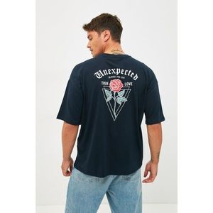 Trendyol Navy Blue Men's Oversize Crew Neck Short Sleeve Printed T-Shirt vyobraziť