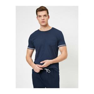 Koton Men's Navy Blue Bike Collar Sleeves Striped Pocket Detail Slim Fit T-shirt vyobraziť