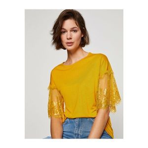 Koton Women's Yellow Lace Detail T-shirt vyobraziť