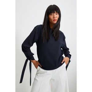 Trendyol Navy Blue Sleeves Poplin Detailed Basic Knitted Blouse vyobraziť