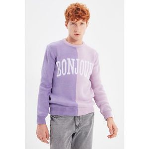 Trendyol Lilac Men's Slim Fit Crew Neck Paneled Slogan Knitwear Sweater vyobraziť