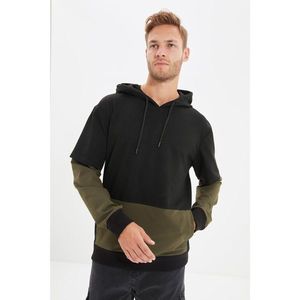Trendyol Black Men's Regular Fit Long Sleeve Hooded Paneled Sweatshirt vyobraziť