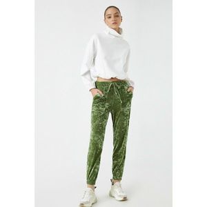 Koton Women Green Velvet Jogger Trousers vyobraziť