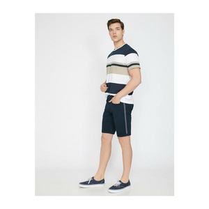 Koton Men's Navy Blue Normal Waist Pocket Detailed Striped Shorts vyobraziť