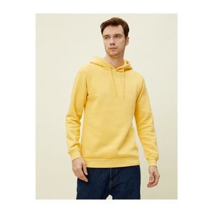 Koton Men's Yellow Cotton Hooded Long Sleeve Basic Sweatshirt vyobraziť
