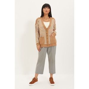 Trendyol Camel Striped And Pocket Detailed Knitwear Cardigan vyobraziť