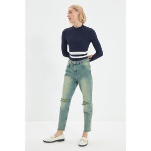 Trendyol Green Wash Effect Ripped Detailed High Waist Mom Jeans vyobraziť