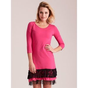 Dark pink dress with lace trim vyobraziť