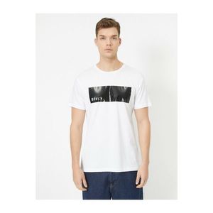 Koton Crew Neck Short Sleeve Cotton T-Shirt vyobraziť
